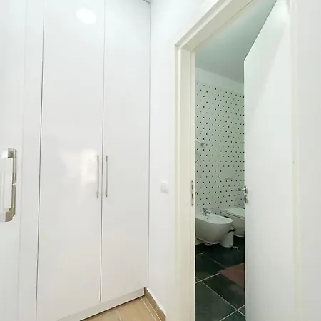 663 * Durrës